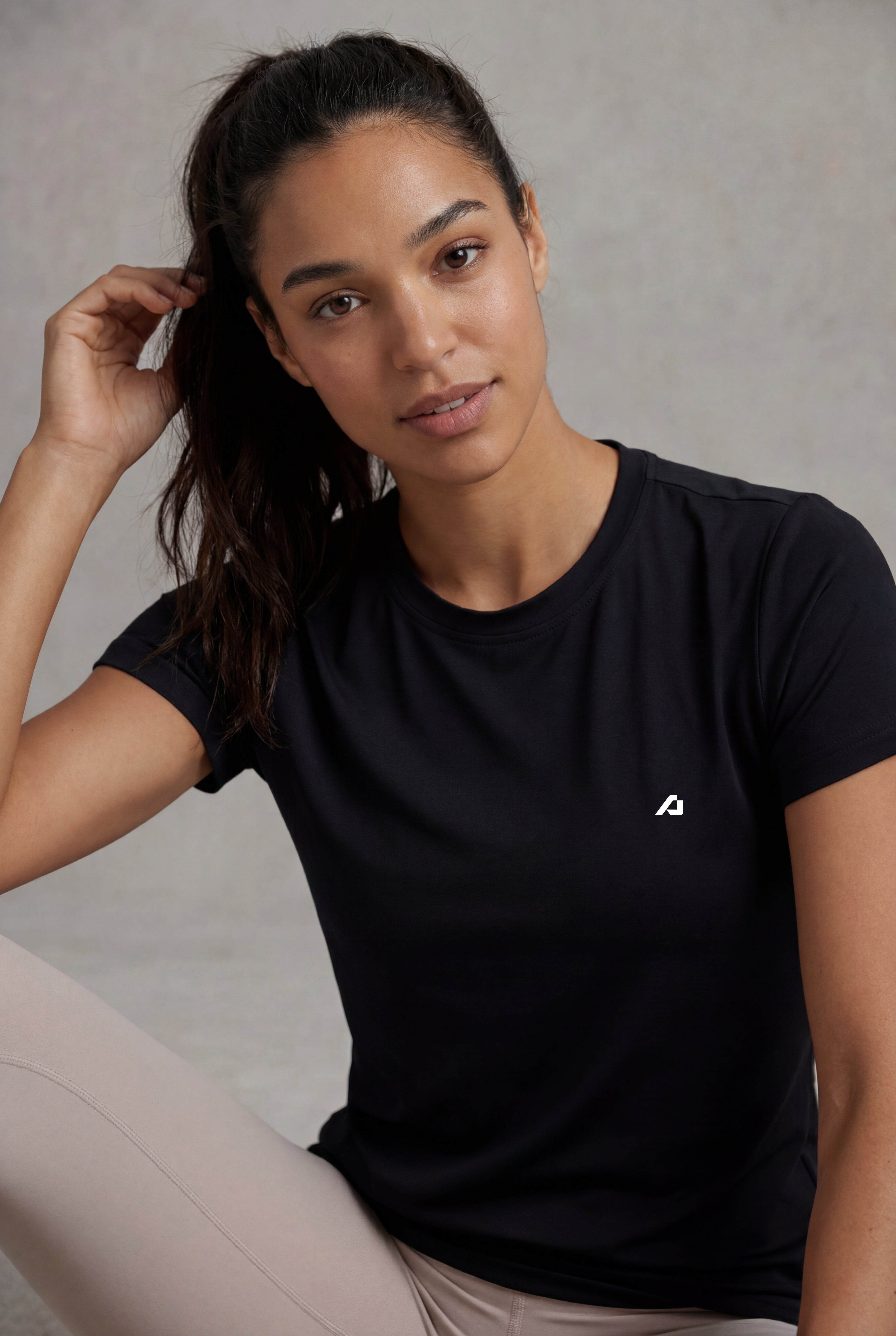 Essential Crew T-Shirt Women - Black