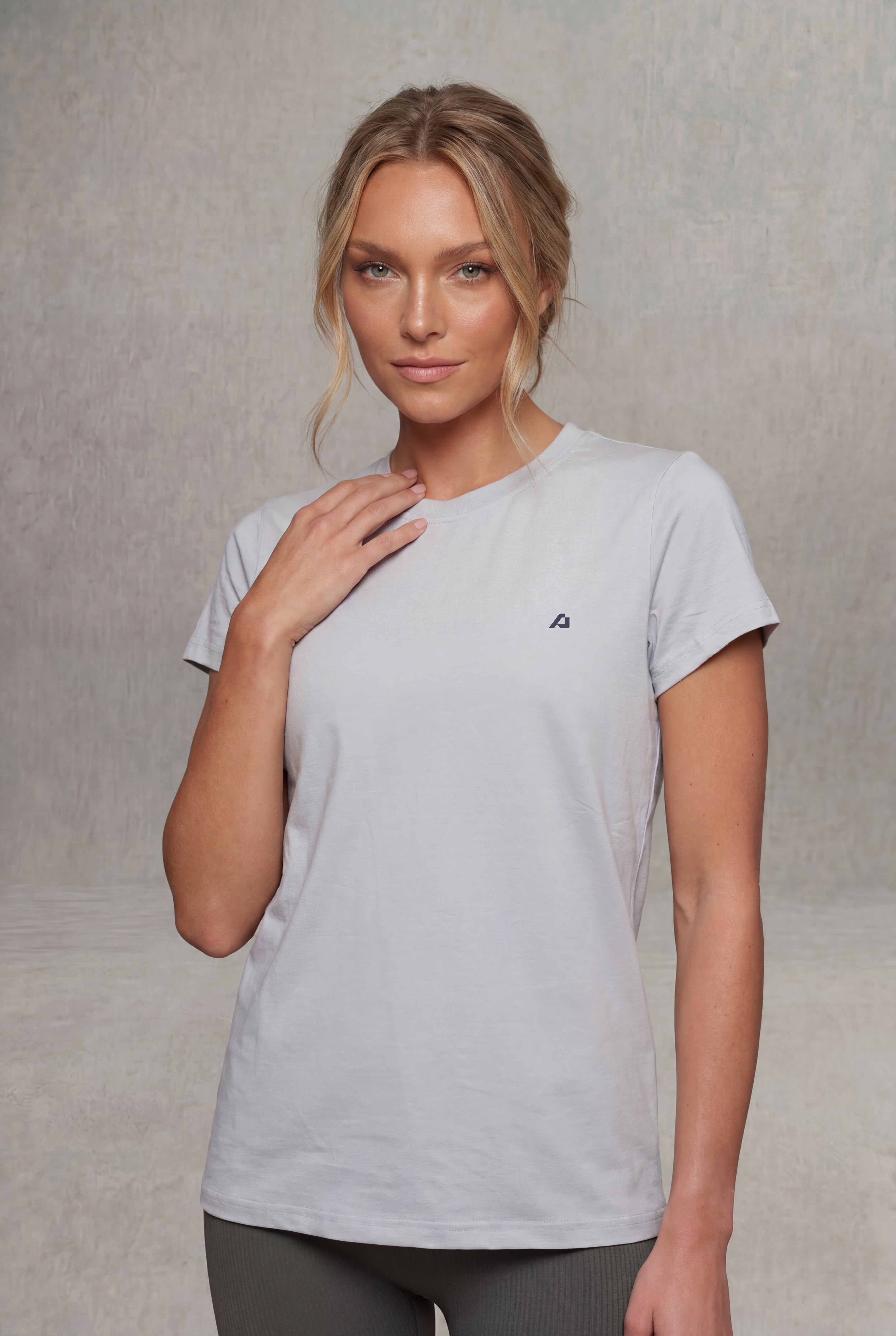 Essential Crew T-Shirt Women - Light Grey