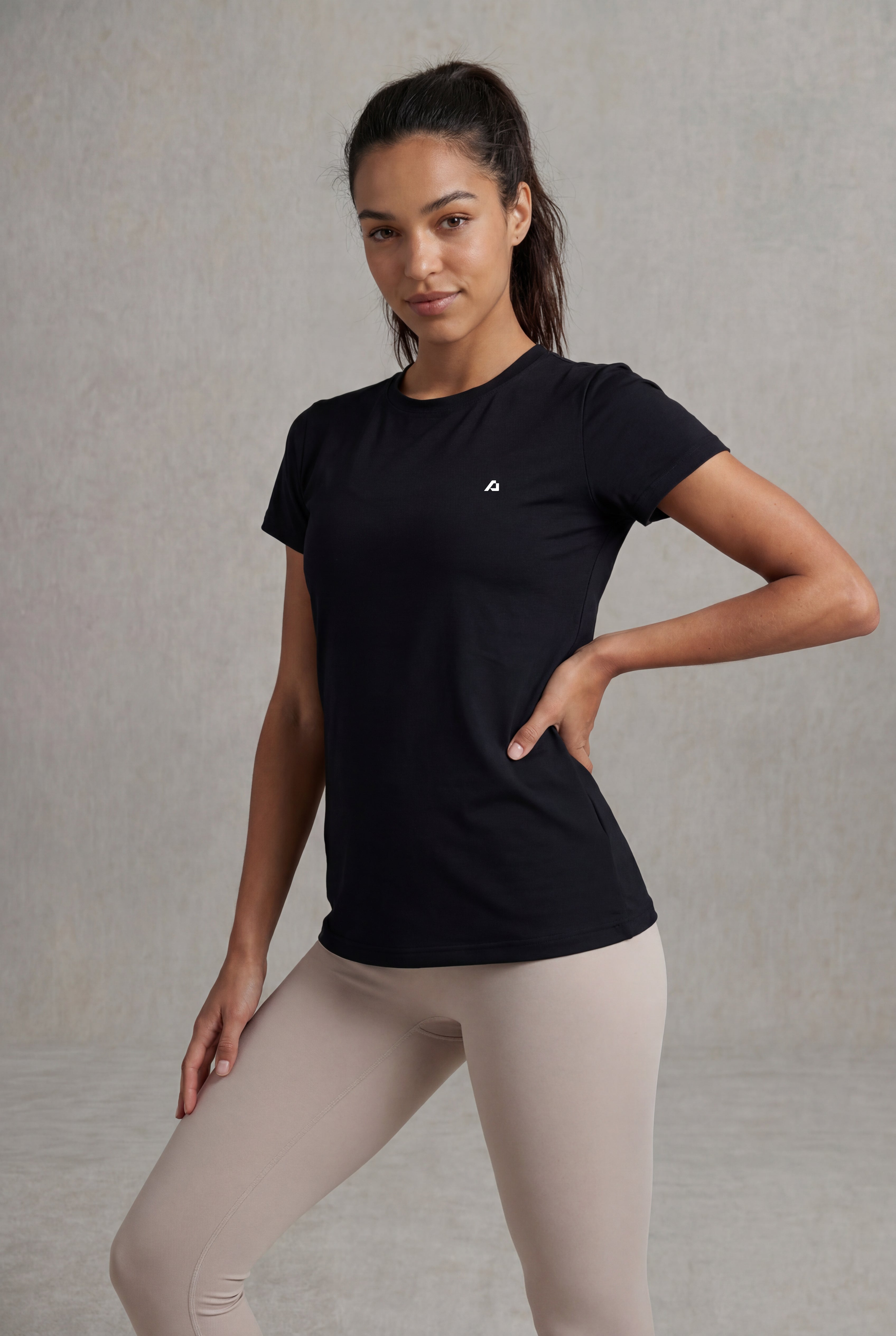 Essential Crew T-Shirt Women - Black