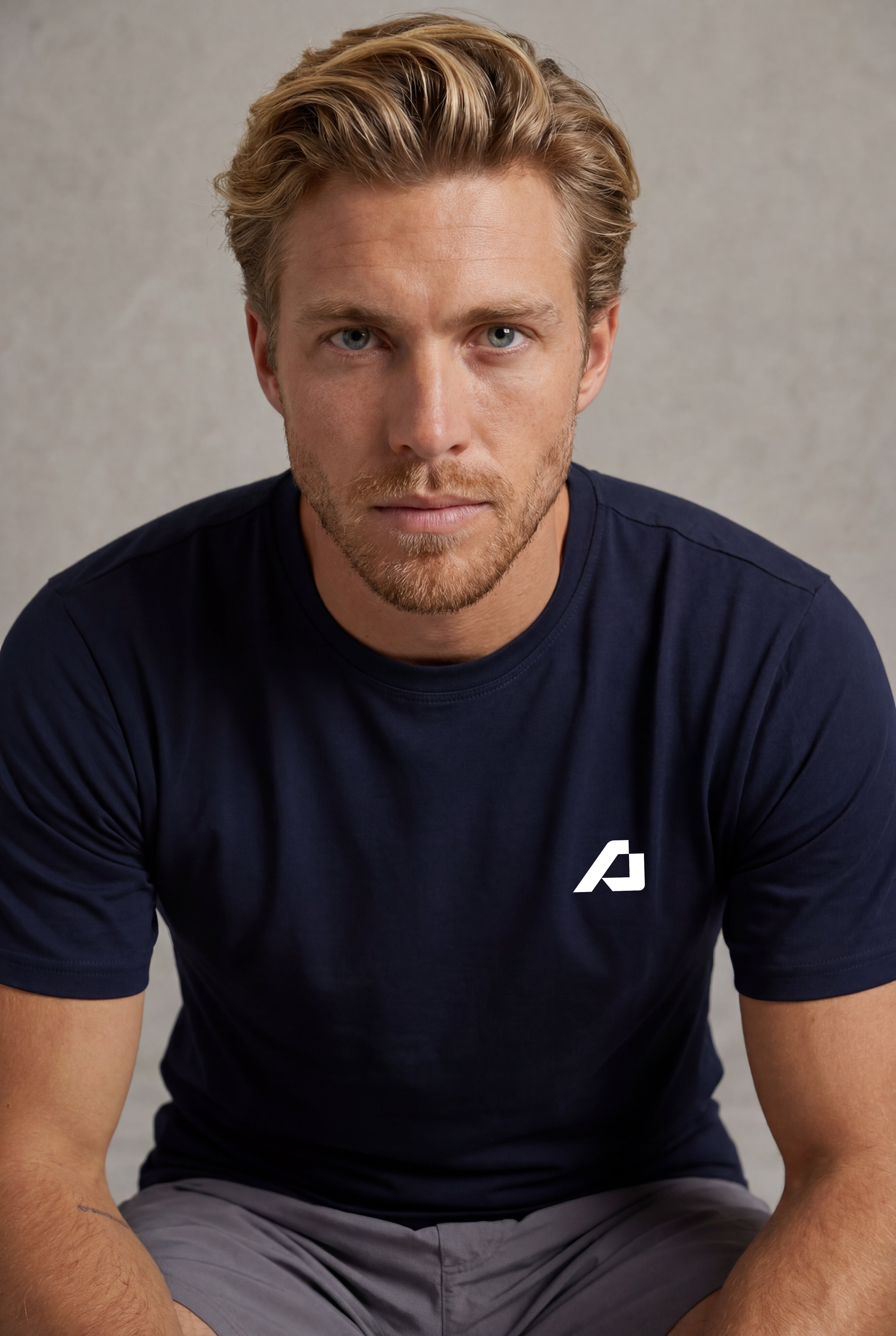 Essential Crew T-Shirt Men - Navy