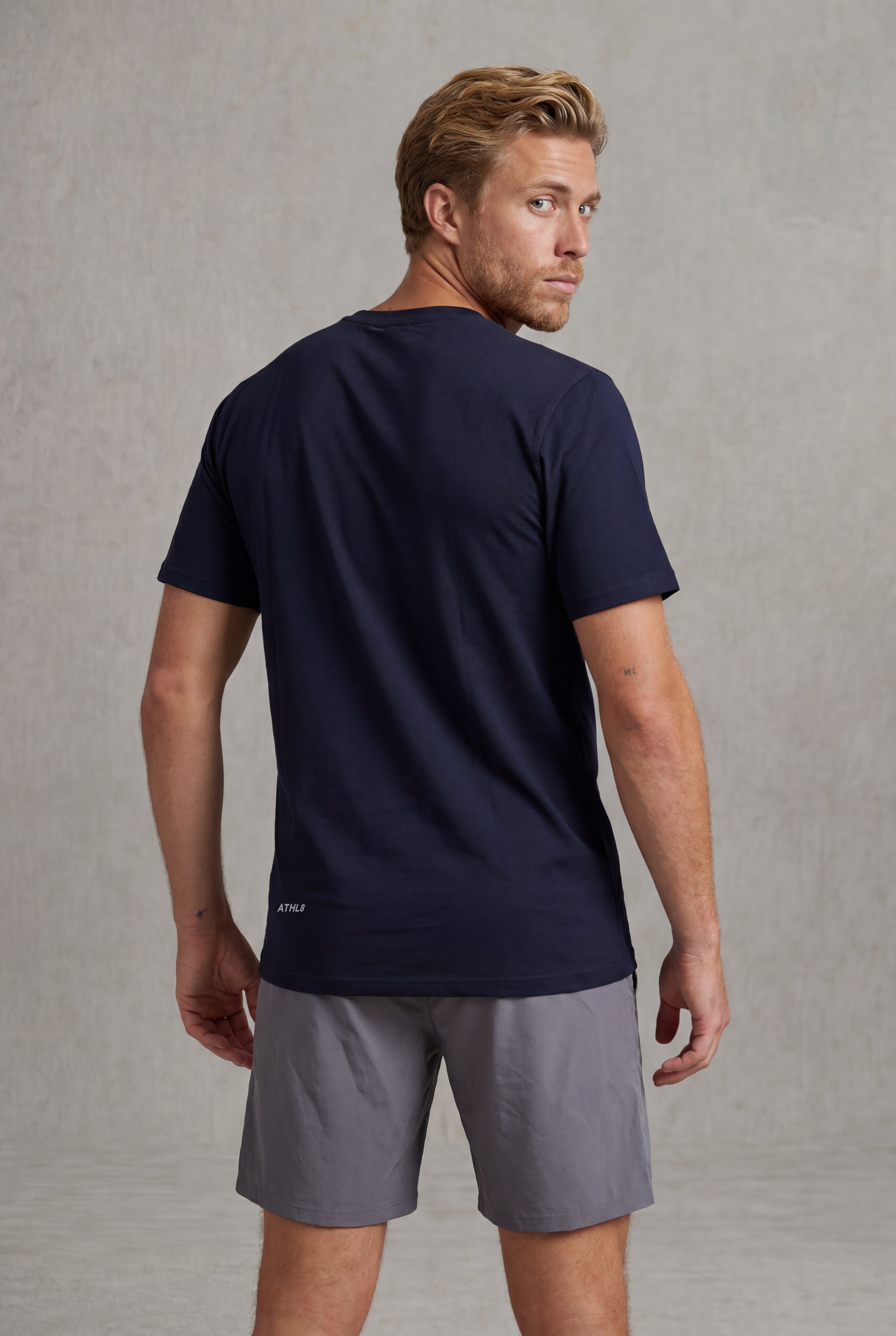 Essential Crew T-Shirt Men - Navy